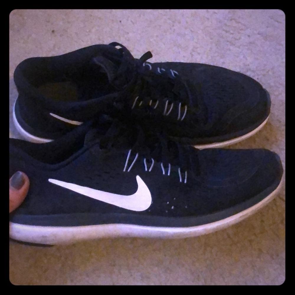 Nike tennis shoes size 8
